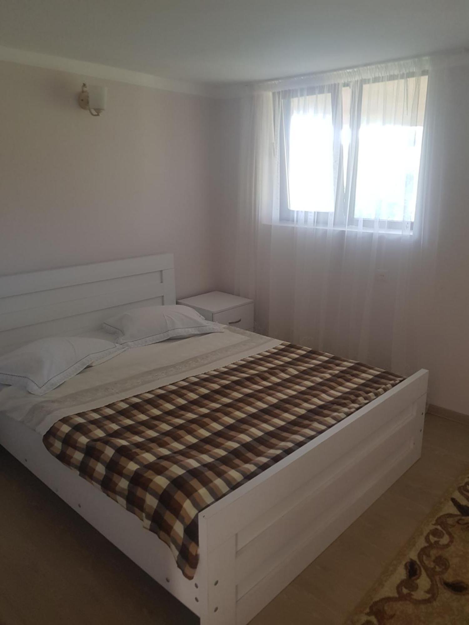 Hotel Shaumiani Koetaisi Buitenkant foto