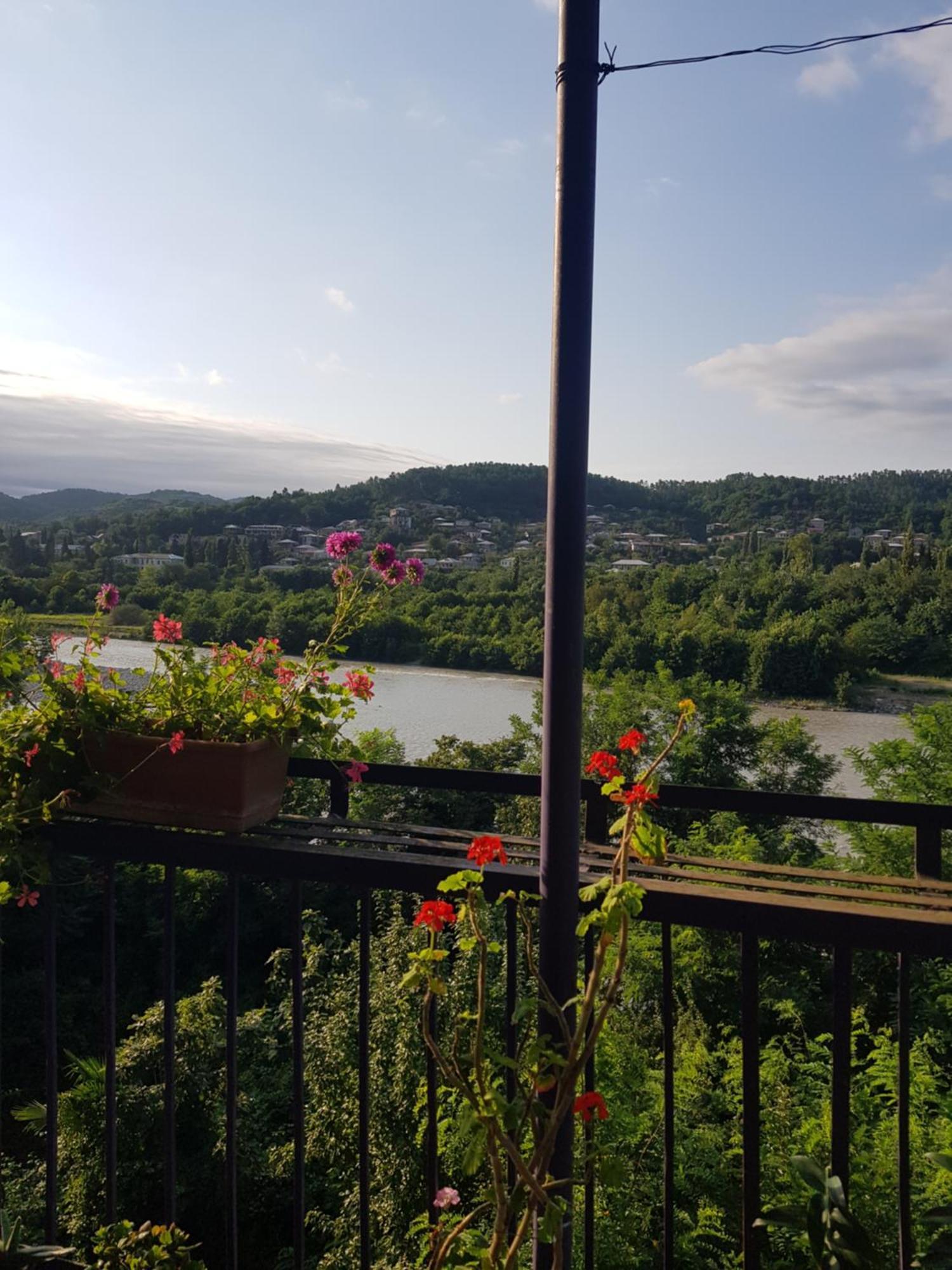 Hotel Shaumiani Koetaisi Buitenkant foto
